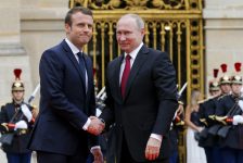 Liên hiệp Châu Âu có thể bị chia rẽ khi quan hệ Pháp – Nga có dấu hiệu nồng ấm hơn