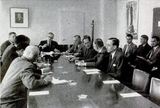Mỹ can thiệp vào Hội nghị Geneve năm 1954 như thế nào?