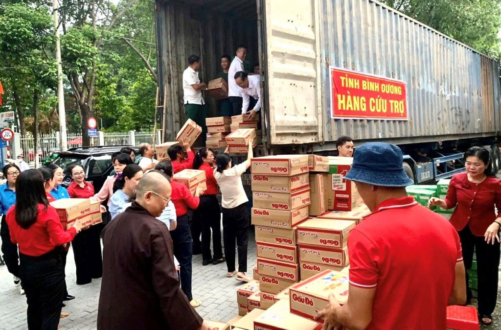 Tinh thần đoàn kết của người Việt trong cơn bão số 3 – Yagi – Viện ...