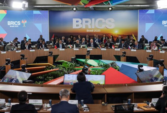 Chuyển động của khối BRICS trước trừng phạt thứ cấp của Mỹ