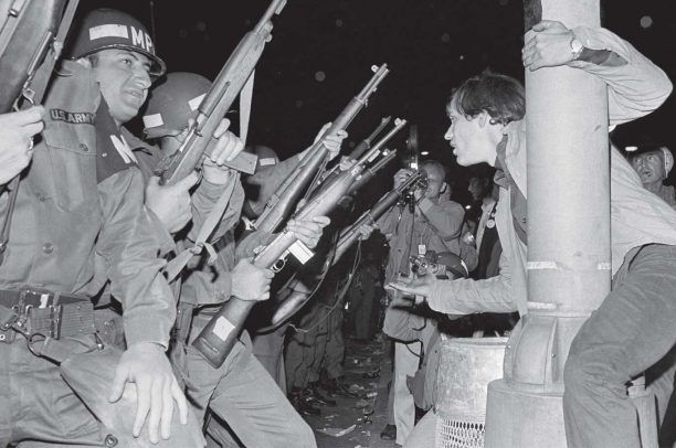 Mặt trận phản chiến bên trong nước Mỹ