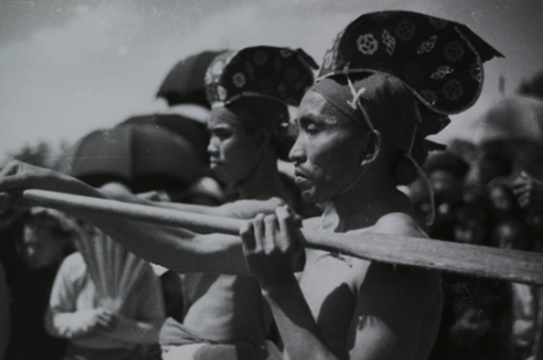 Hội thi bơi trải ở ngã ba Bạch Hạc