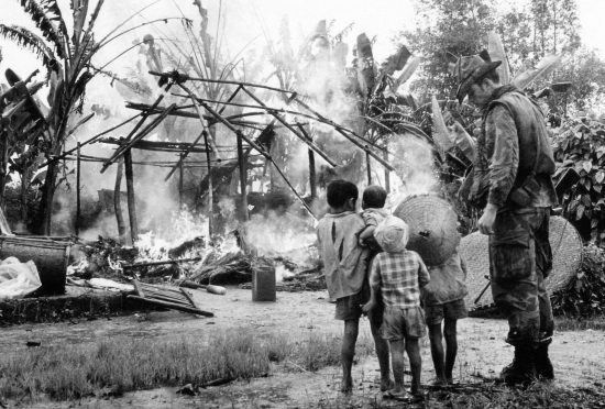 Việt Nam trên báo Mỹ: Vì sao người Mỹ không thể chiếm được cảm tình của người dân miền Nam Việt Nam trong chiến tranh?
