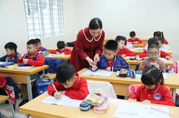 Xây dựng đội ngũ giáo viên Việt Nam trong nền giáo dục của kỷ nguyên mới