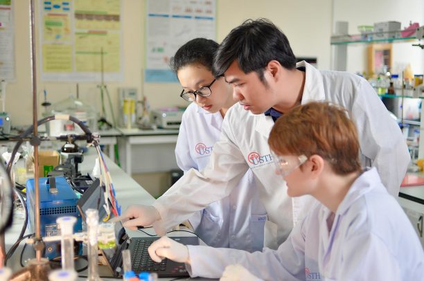 Những điều kiện cơ bản cần có để Việt Nam hiện thực hoá mục tiêu của Đại hội Đảng XIV