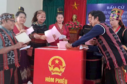 Nguyễn Hồng 