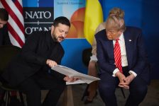 Xung đột Nga – Ukraine: “Tối hậu thư” của Trump và vai trò mới của NATO